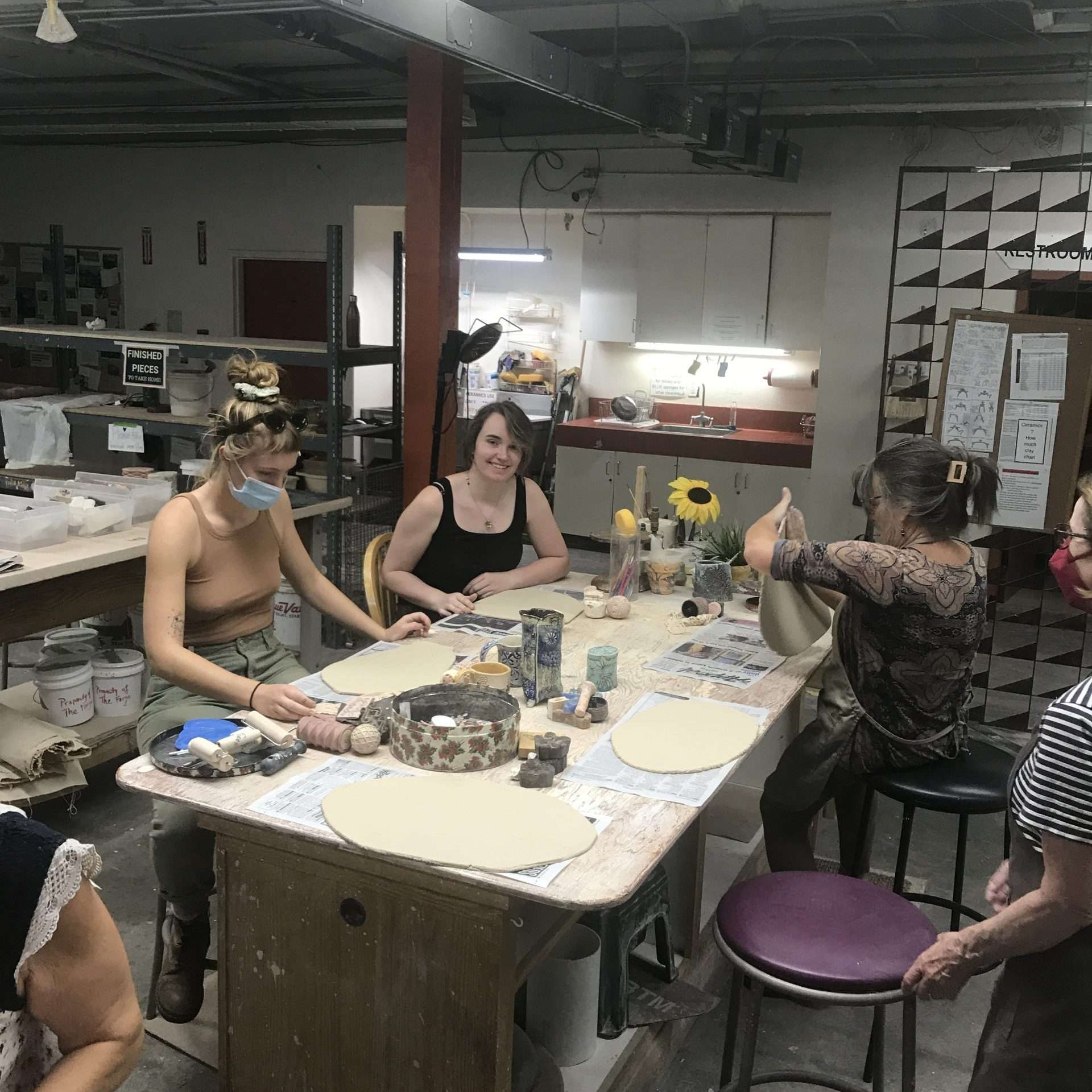 Learn the art of ceramics and the pottery wheel class